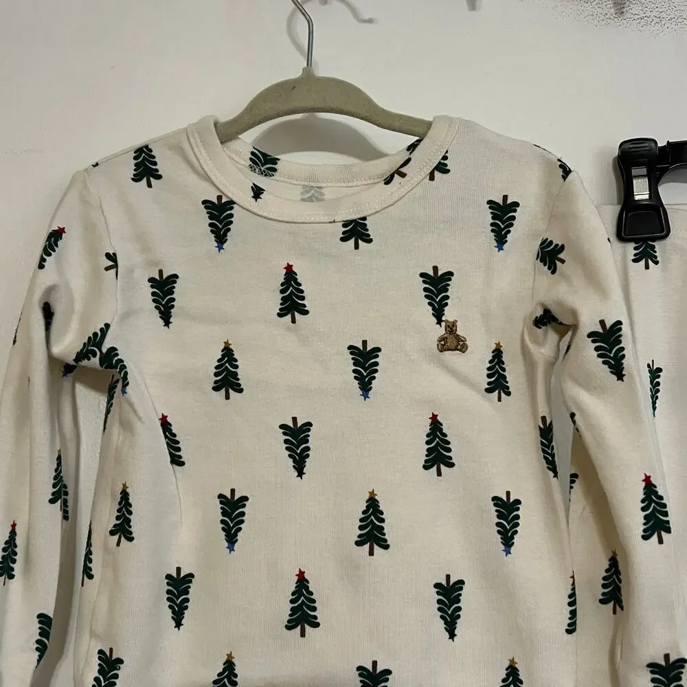 Gap organic holiday tree pajamas